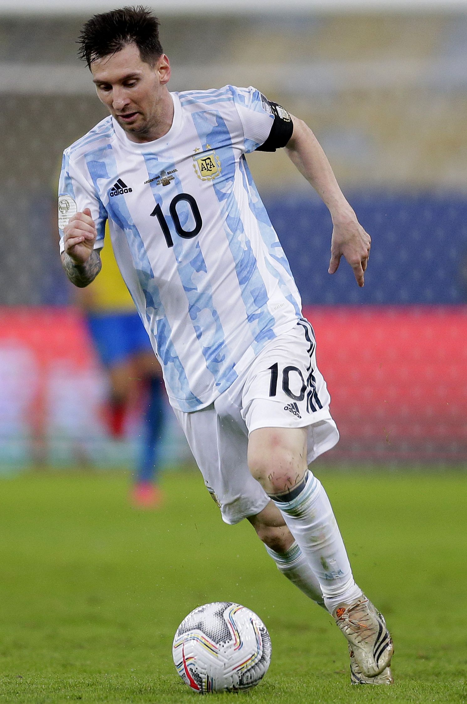 足球发展的 足球发展的